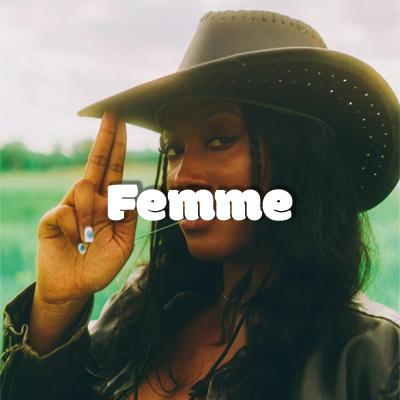 Bouton vers section Femme, photo d'une cowgirl avec un chapeau
