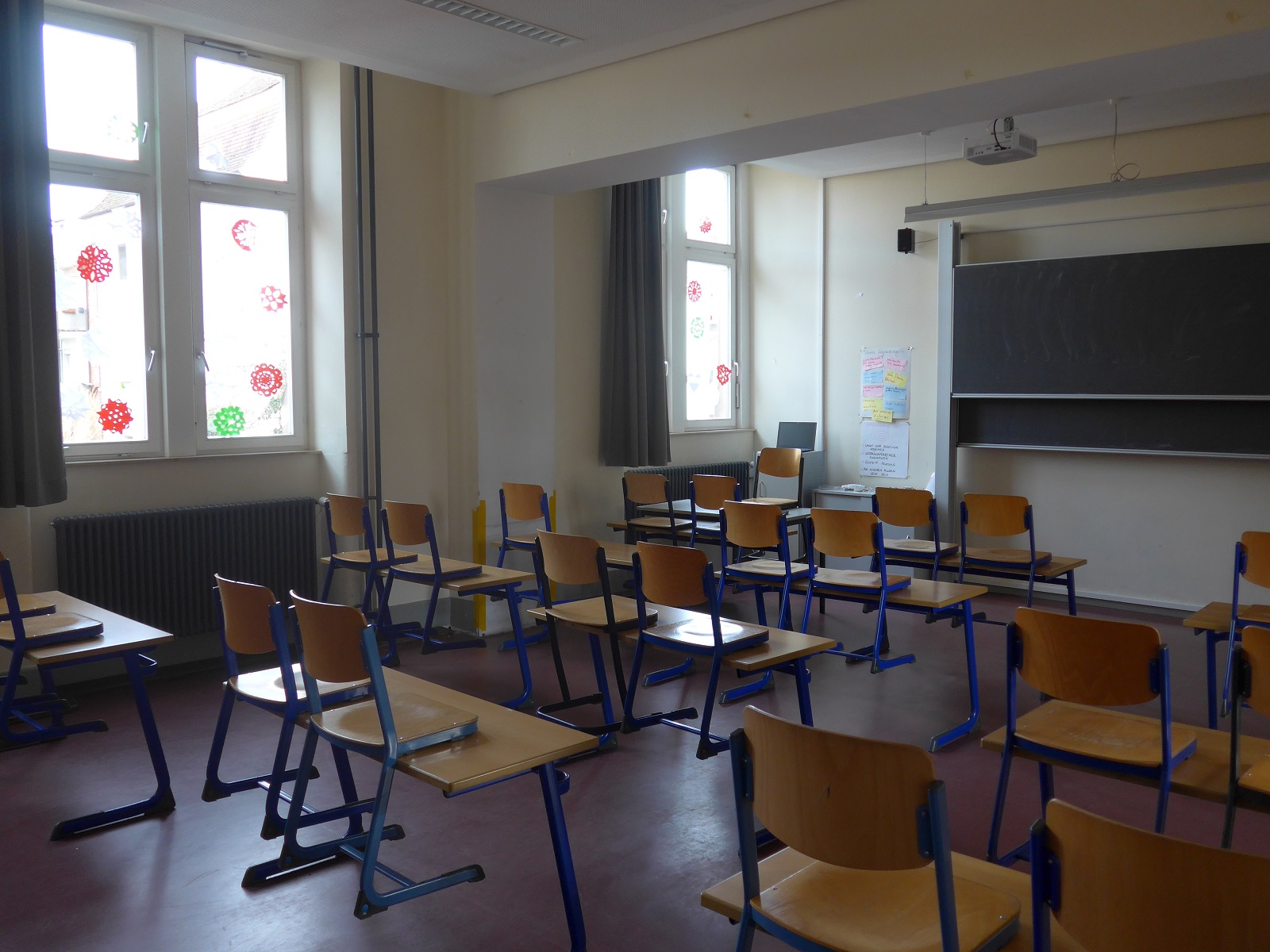 Klassenzimmer im Hauptgebäude