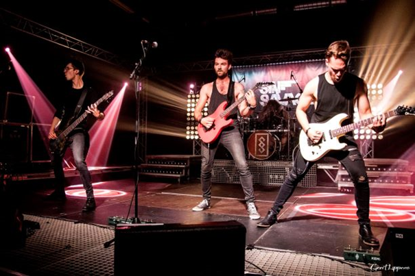 New single from Belgian rock/metal band Sin Savage, called 'Side By Side'
