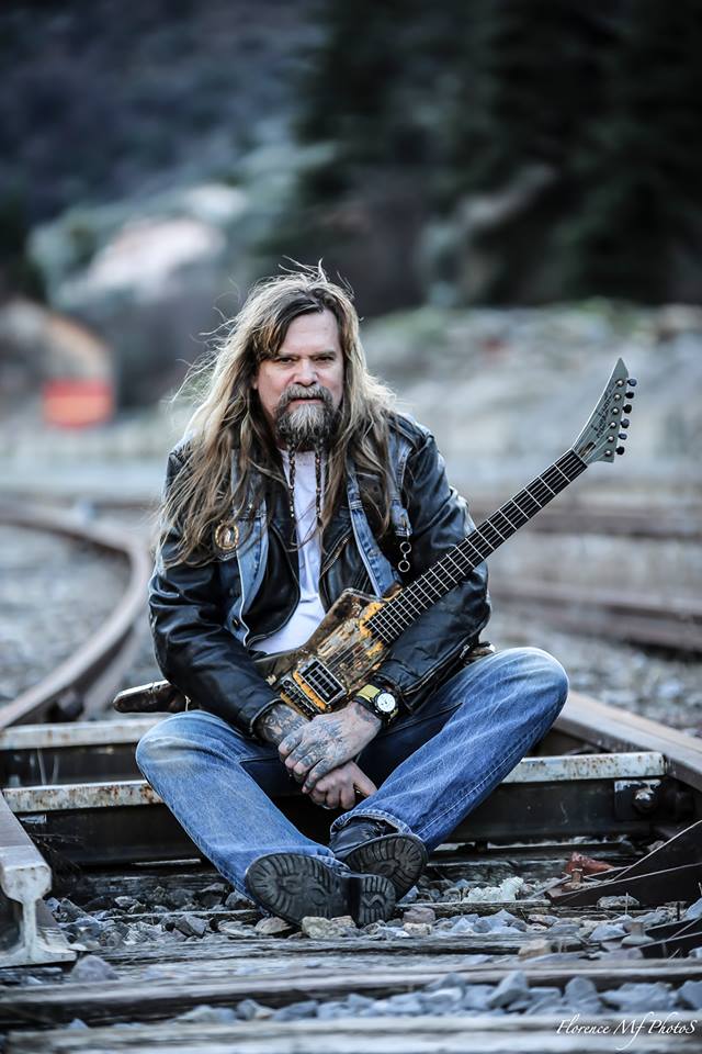 TTM Guitars signs the legendary, Chris Holmes!