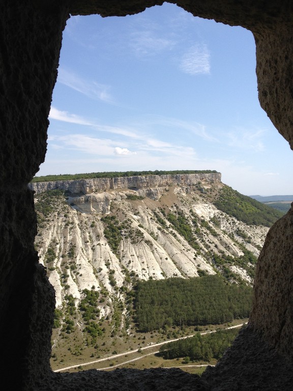 Aussicht von der Felsenstadt in die Berge der Krim