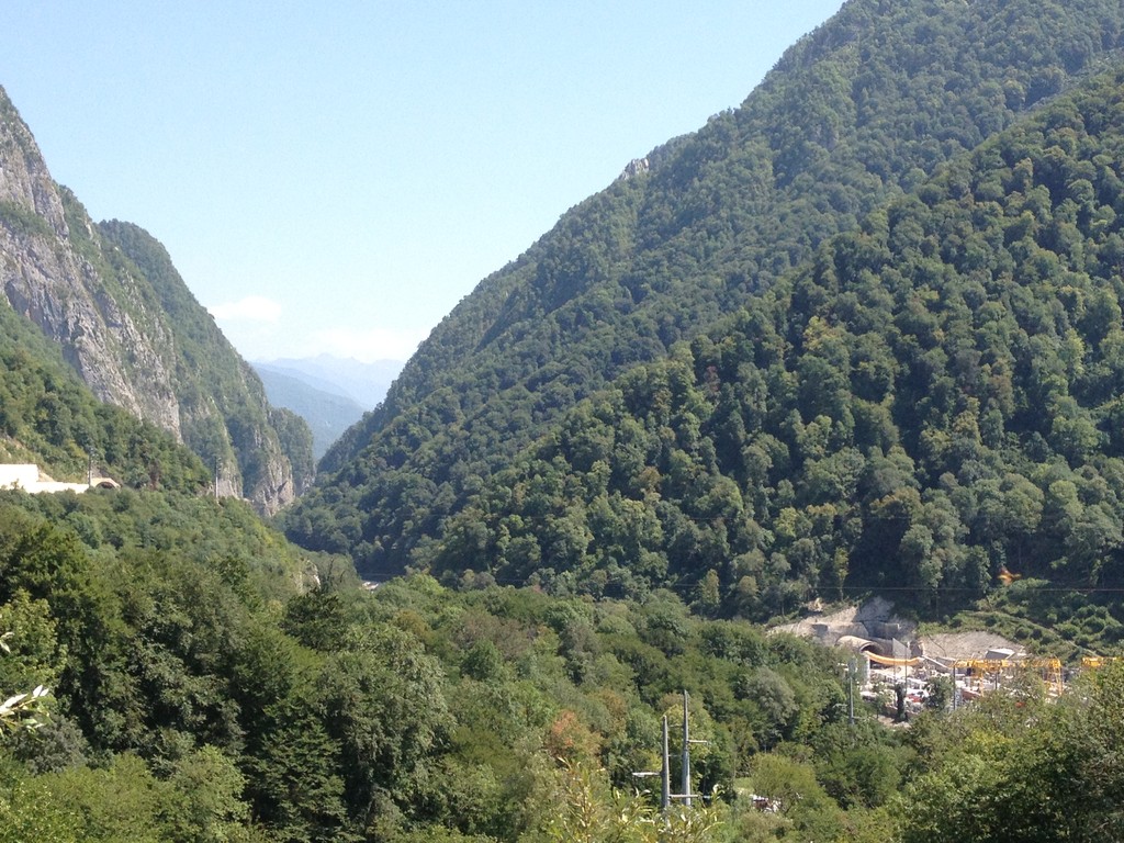 Schlucht zu dem Olympiadorf