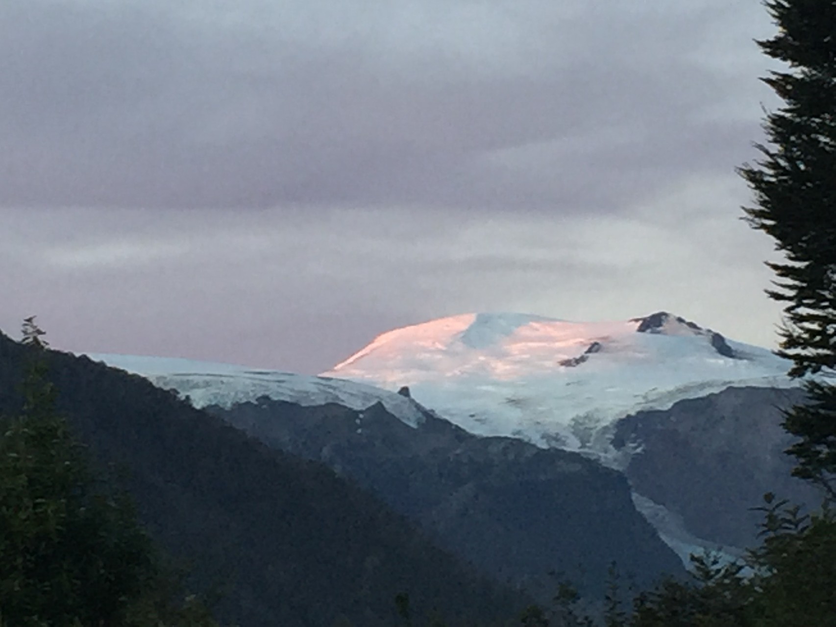 Vulkan und Gletscher Michimahuida