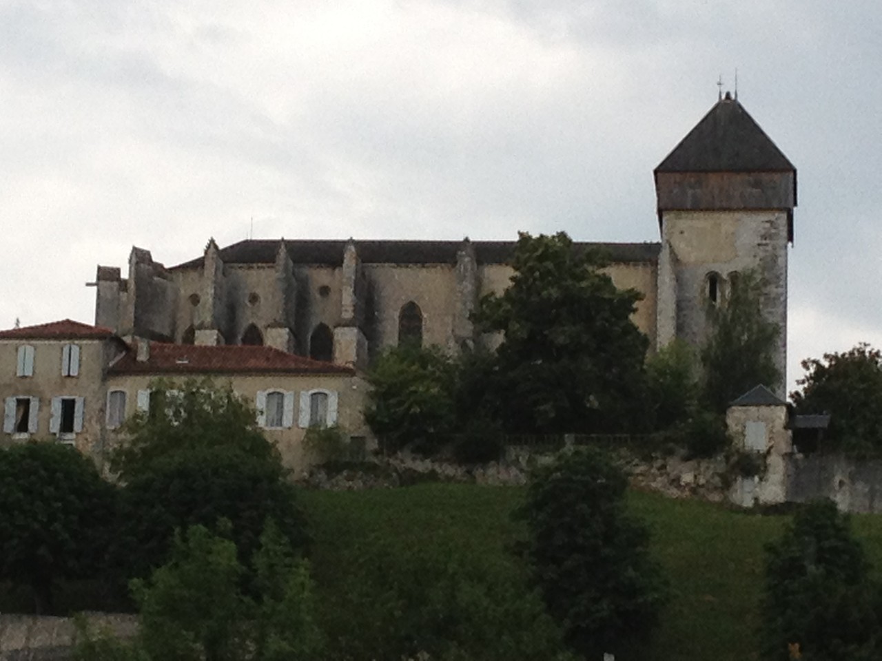 St. Bertrand, die schönste Kirche in den Pyrenäen!