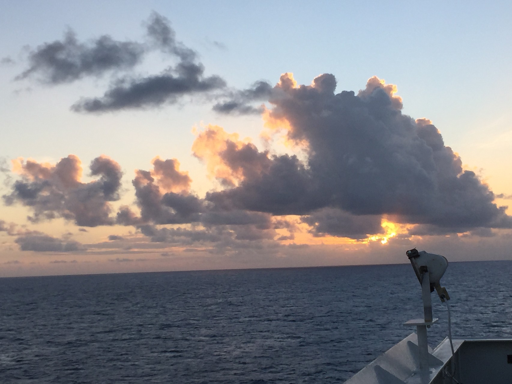 Sonnenaufgang vor Brasilien