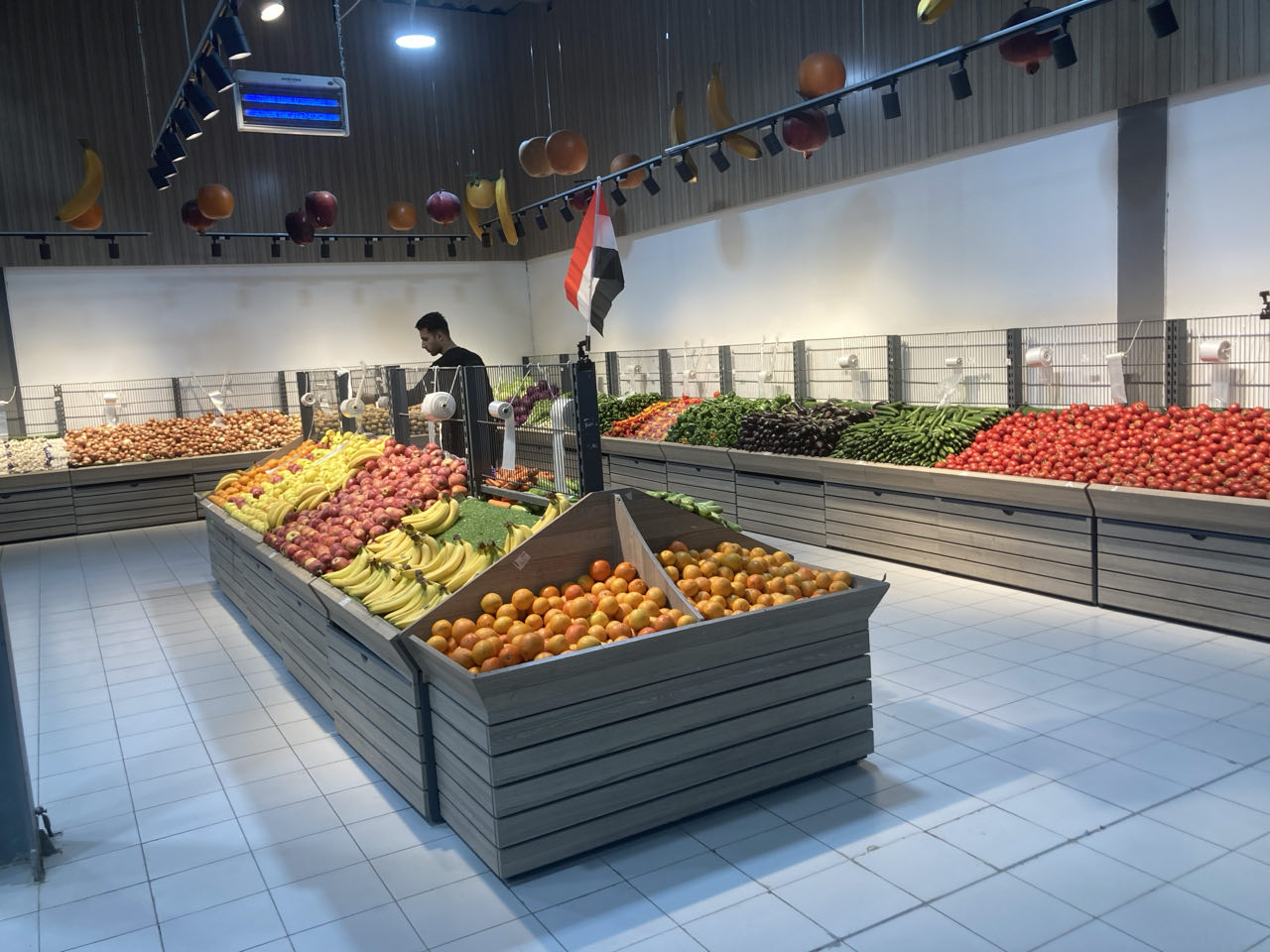 Supermarkt in Bagdad im eingezäunten Viertel, unserem Übernachtungsplatz