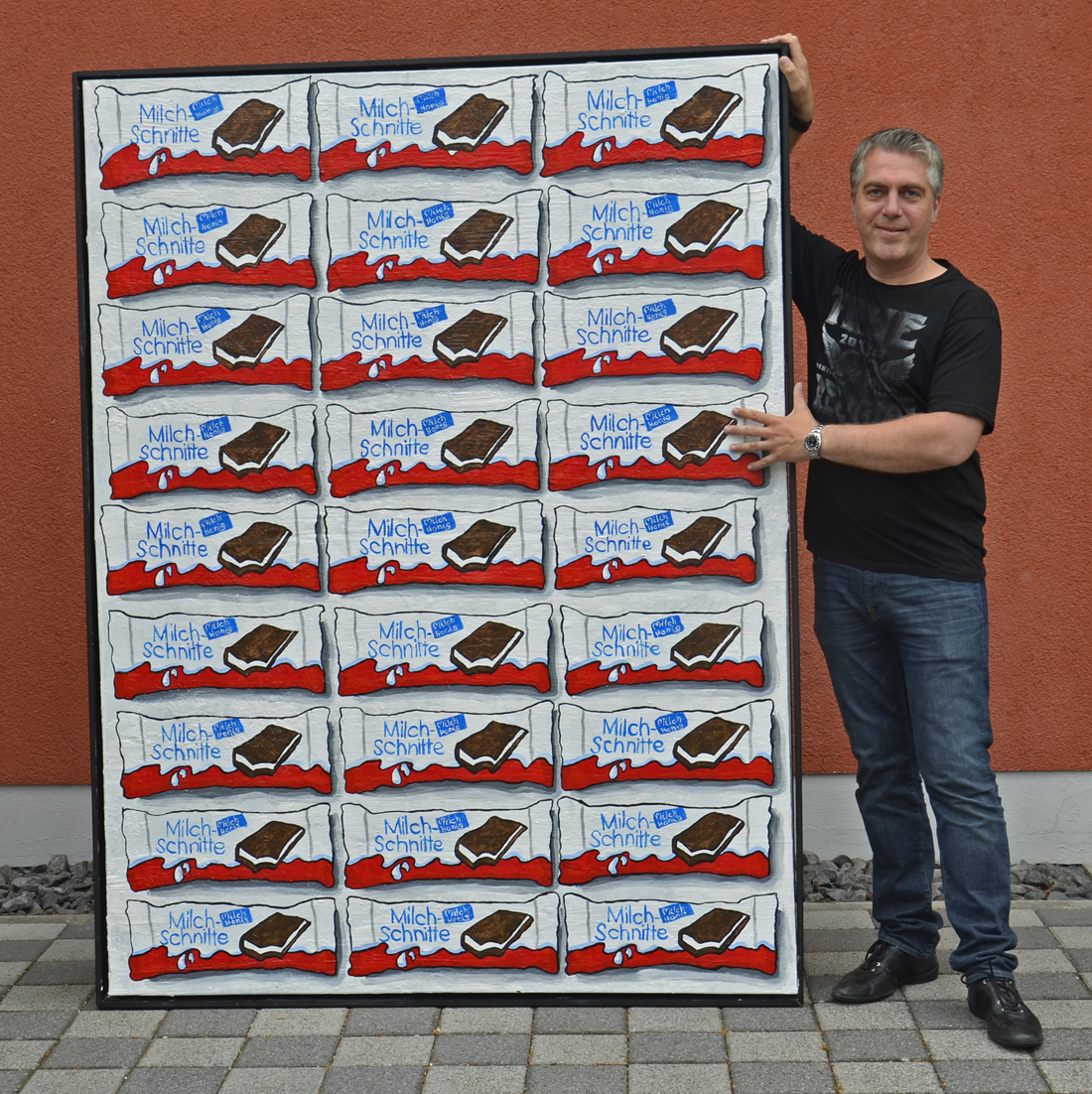 „Pausensnack oder Kunstobjekt? Divo Santinos gigantische ‚SCHNITTE‘“