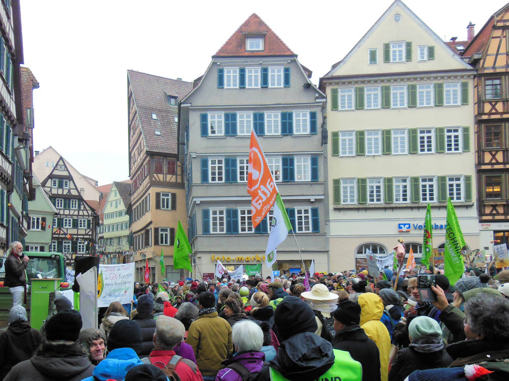 Kundgebung auf dem Markplatz, Foto F. Handel