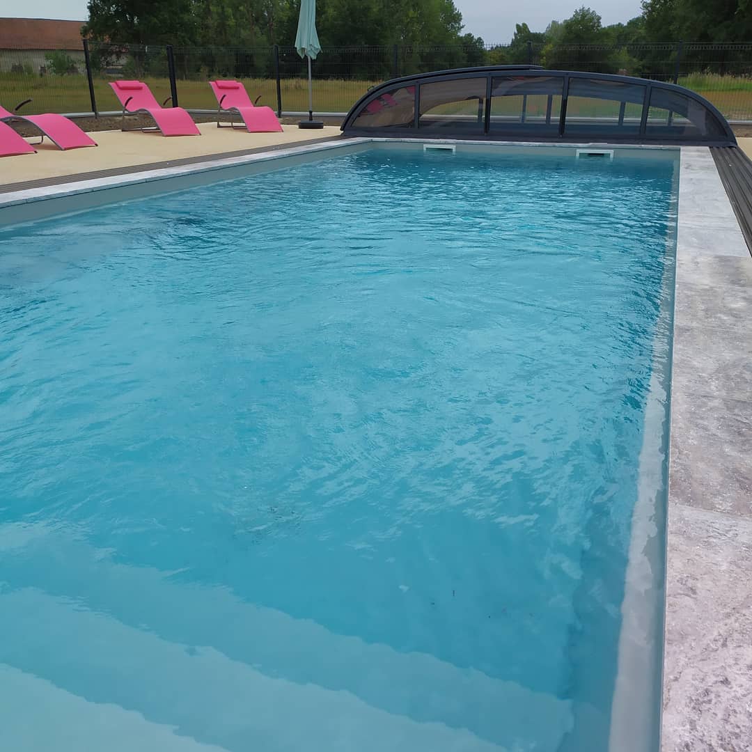 Piscine gîtes des Barres