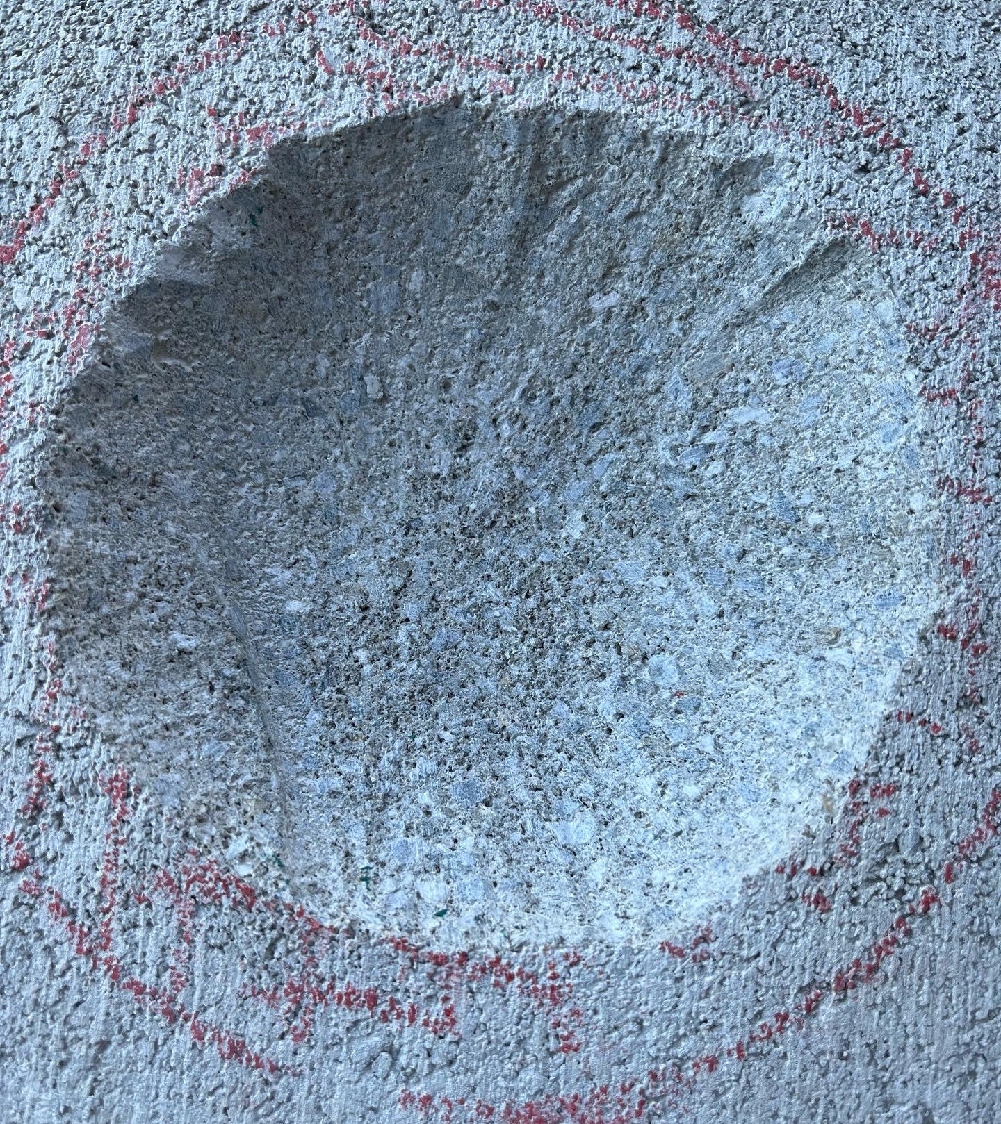 100mm Uカッターで筋掘り