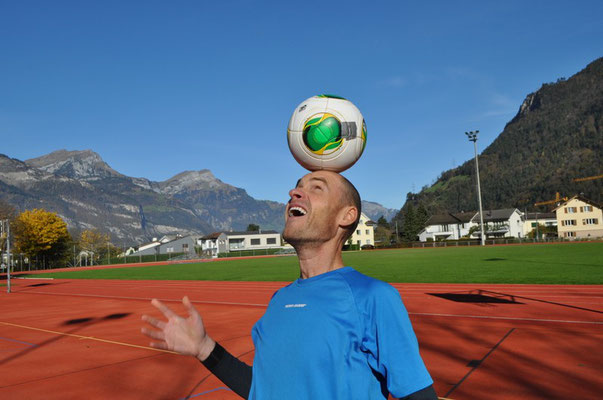 Die Moustaches konnten auf die Dienste von "Fussballgott" Simon Bosshard zählen.