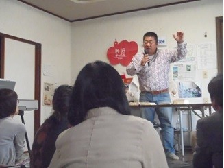 岩沼チャペル礼拝でコヘレトからのメッセージを語る熊田師。