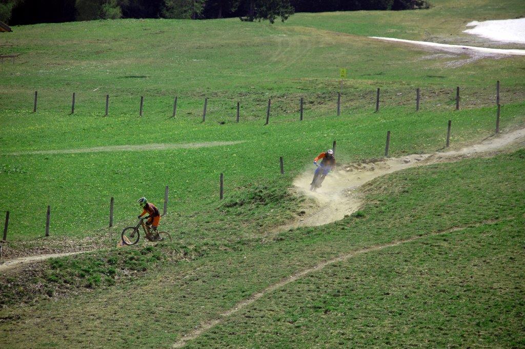 ...es gibt auch normal MTB-Wege...