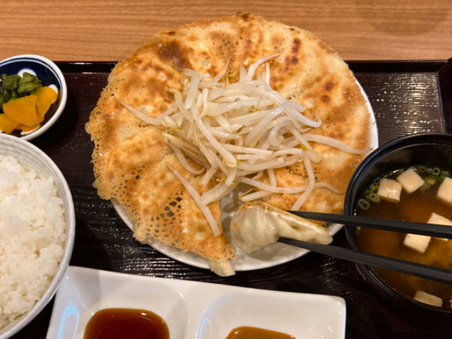 餃子定食(12個1,034円)