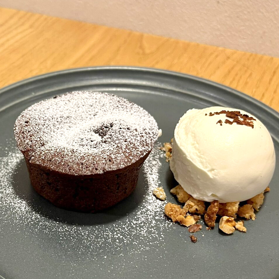 バレンタインの夜は、カフェでゆっくり。限定メニューをご用意しました