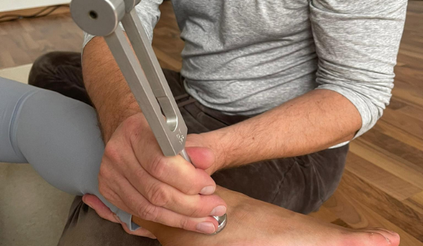 Rene Hug - Stimmgabeltherapie Ausbildung Schwingungstherapeut