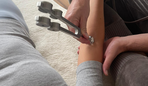 Rene Hug - Stimmgabeltherapie Ausbildung Schwingungstherapeut
