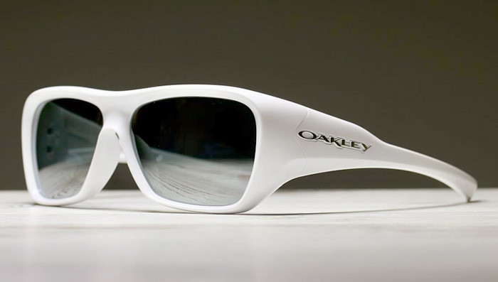 遊漁船の船長の目を守る OAKLEY（オークリー）✕ TALEX の偏光