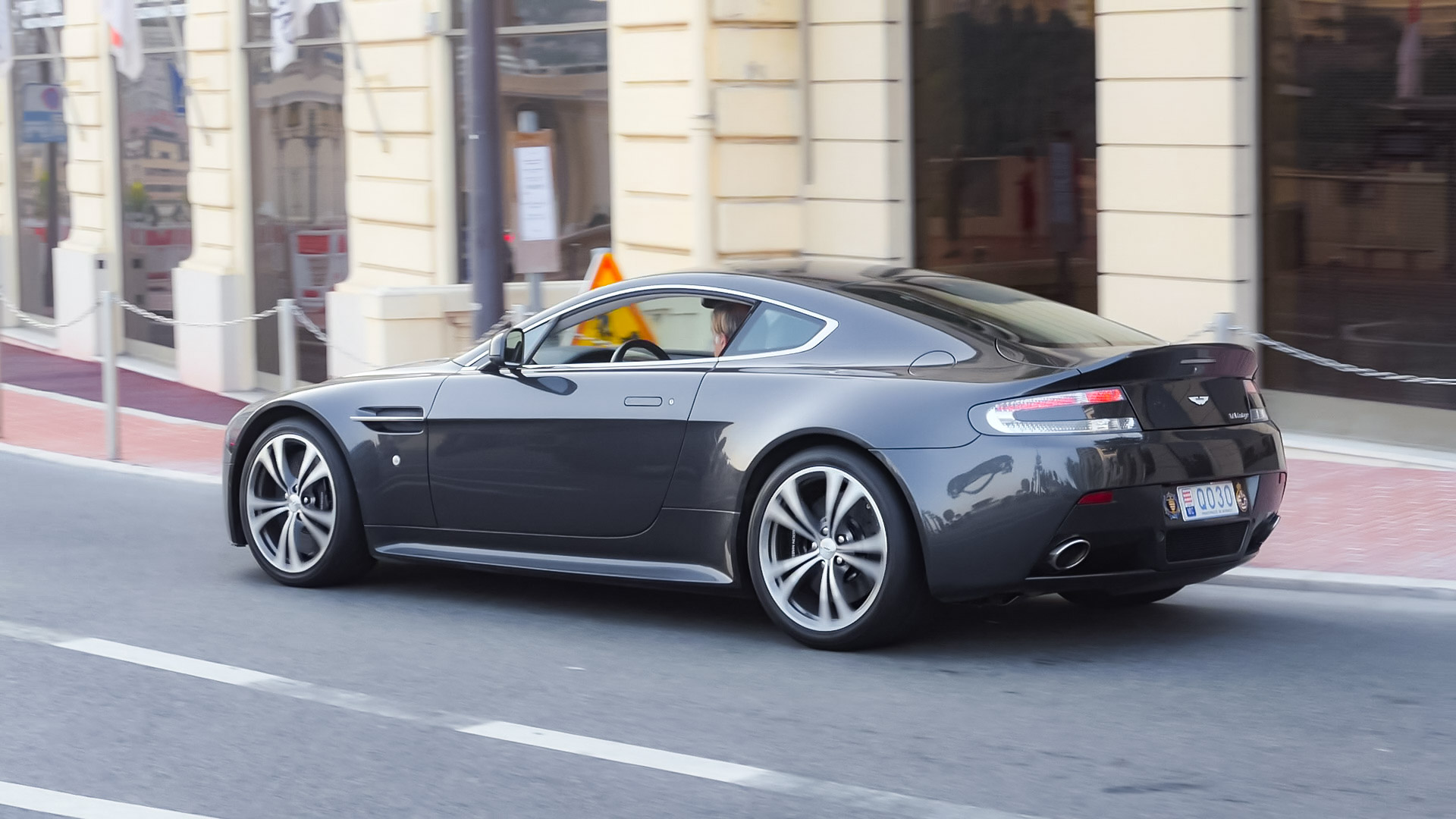 Aston Martin Vantage V8 - Q030 (MC)
