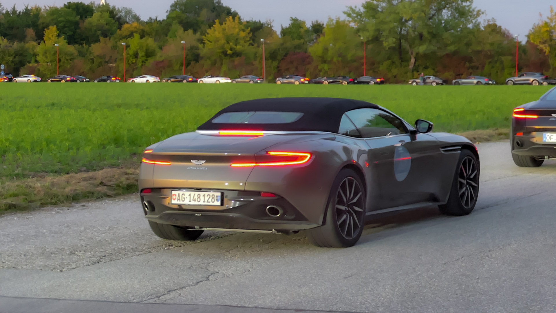 Aston Martin DB11 Volante - AG148128 (CH)