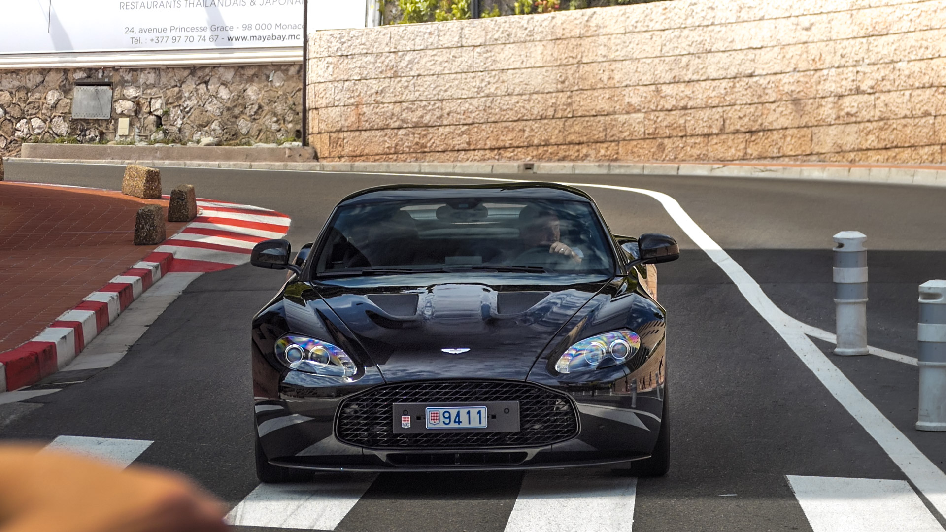 Aston Martin V12 Zagato - 9411 (MC)
