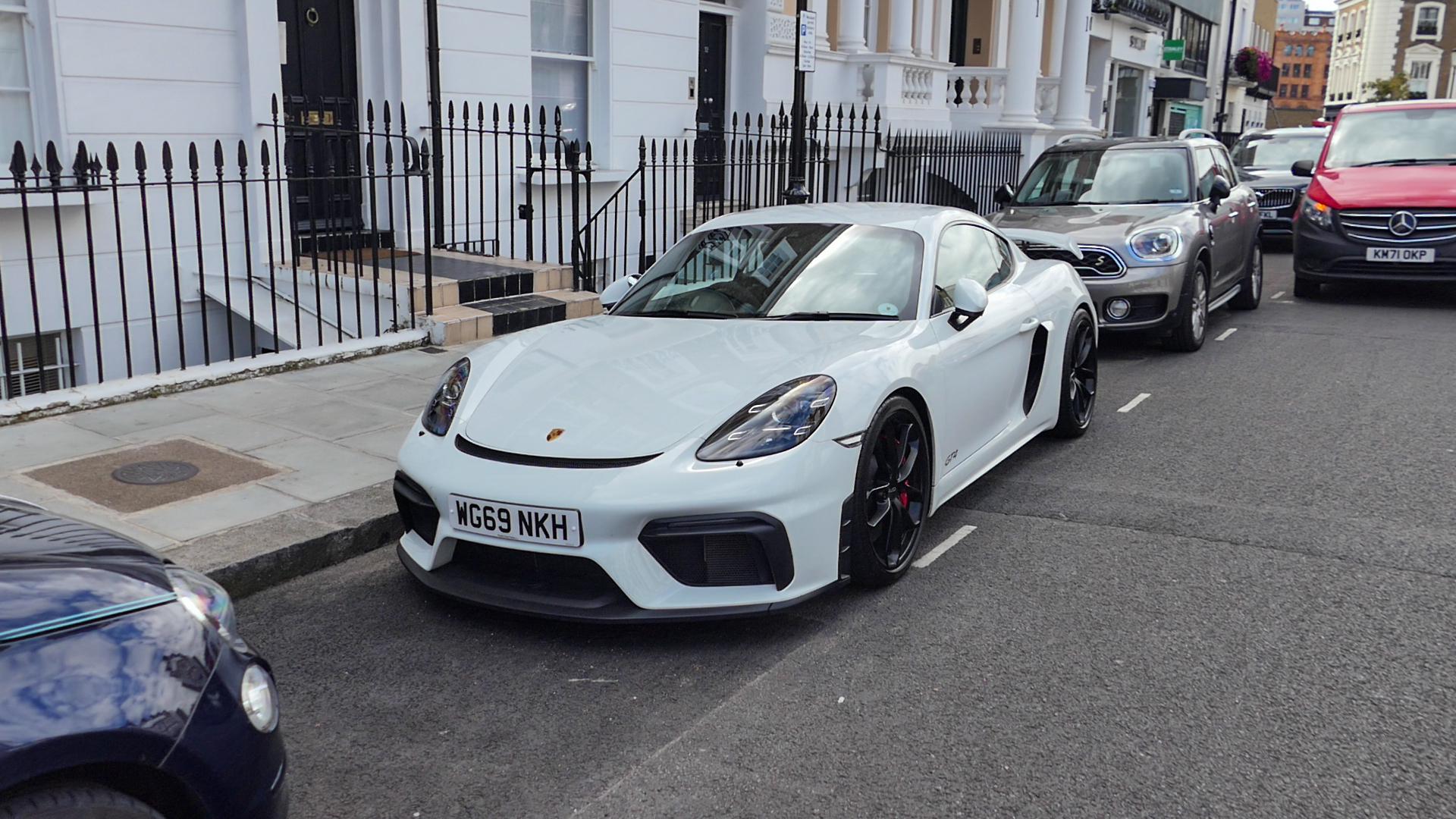 Porsche Cayman GT4 - WG69NKH (GB)