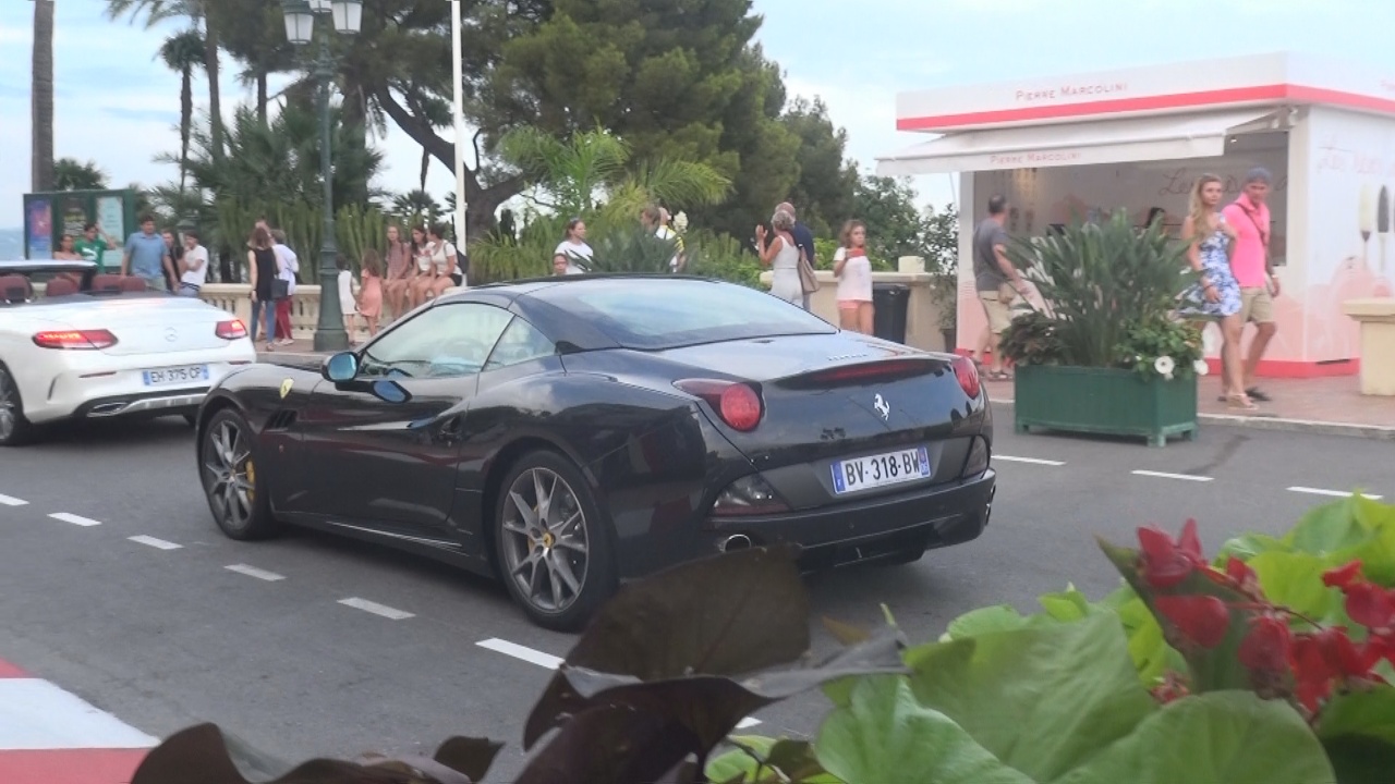 Ferrari California - BV318BW-06