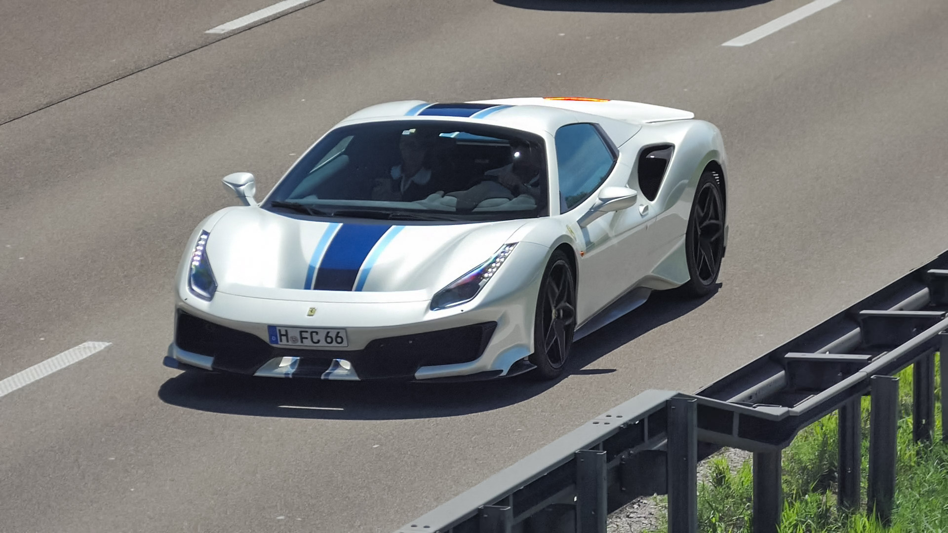 Ferrari 488 Pista Spider - H-FC66