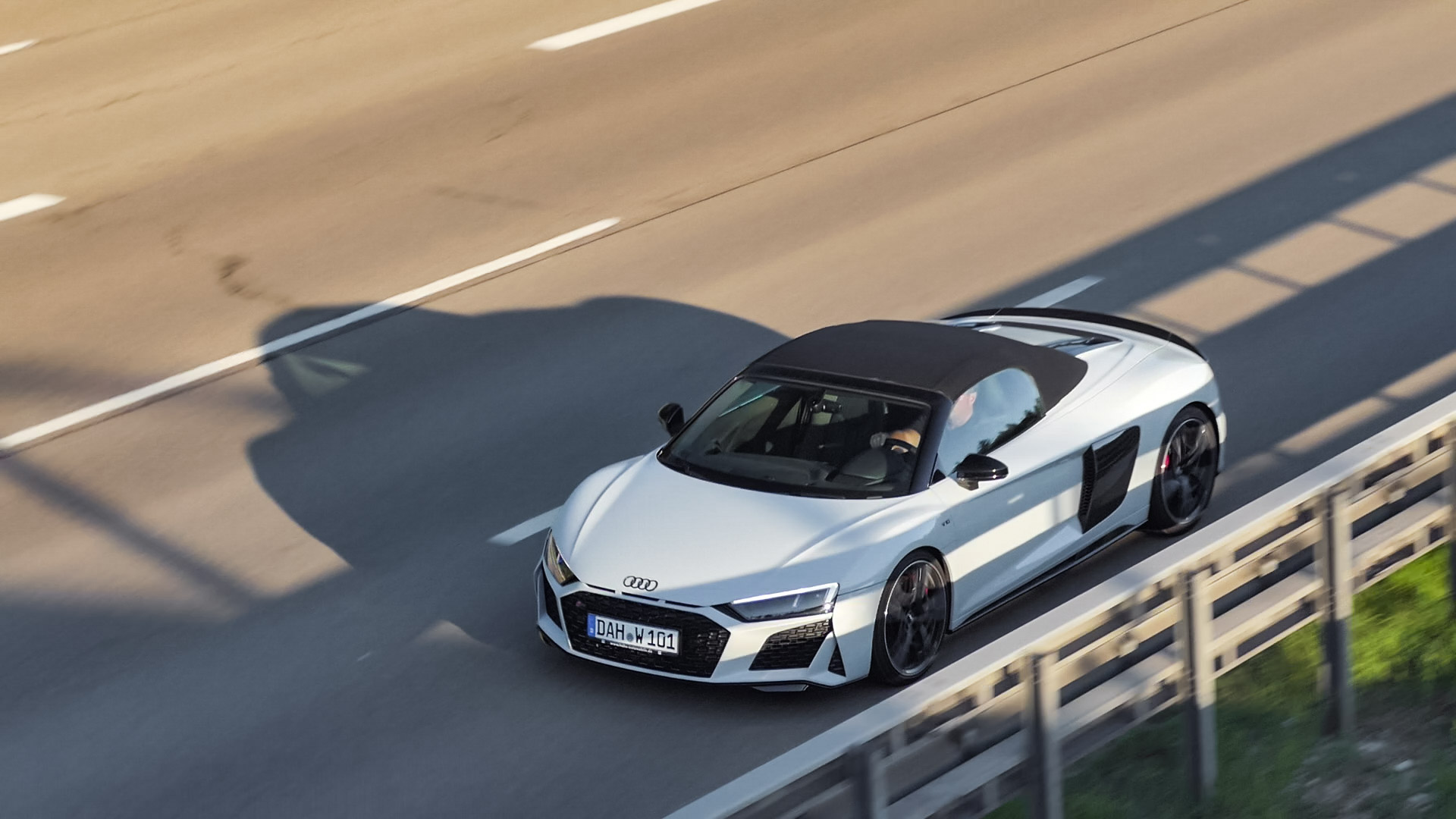 Audi R8 V10 Spyder - DAH-W101