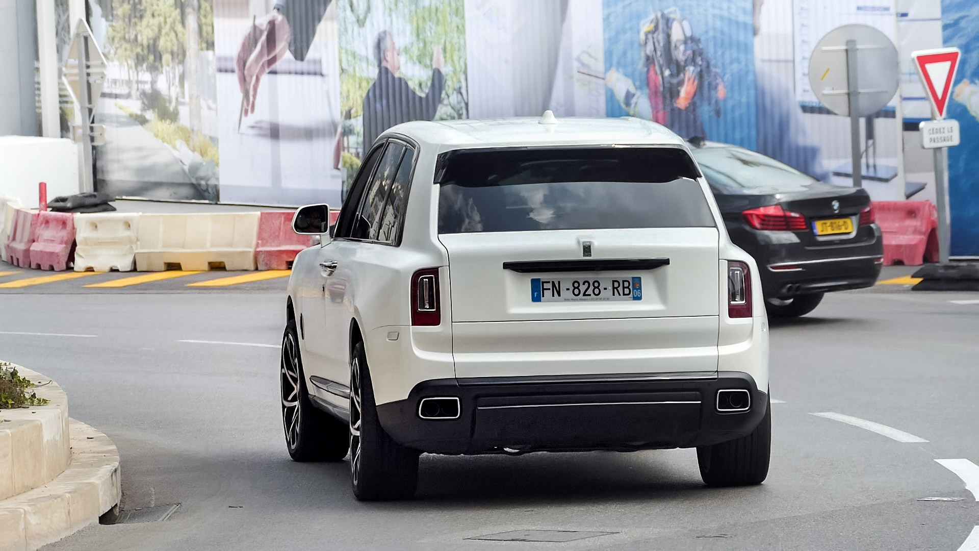 Rolls Royce Cullinan - FN828RB-06 (FRA)