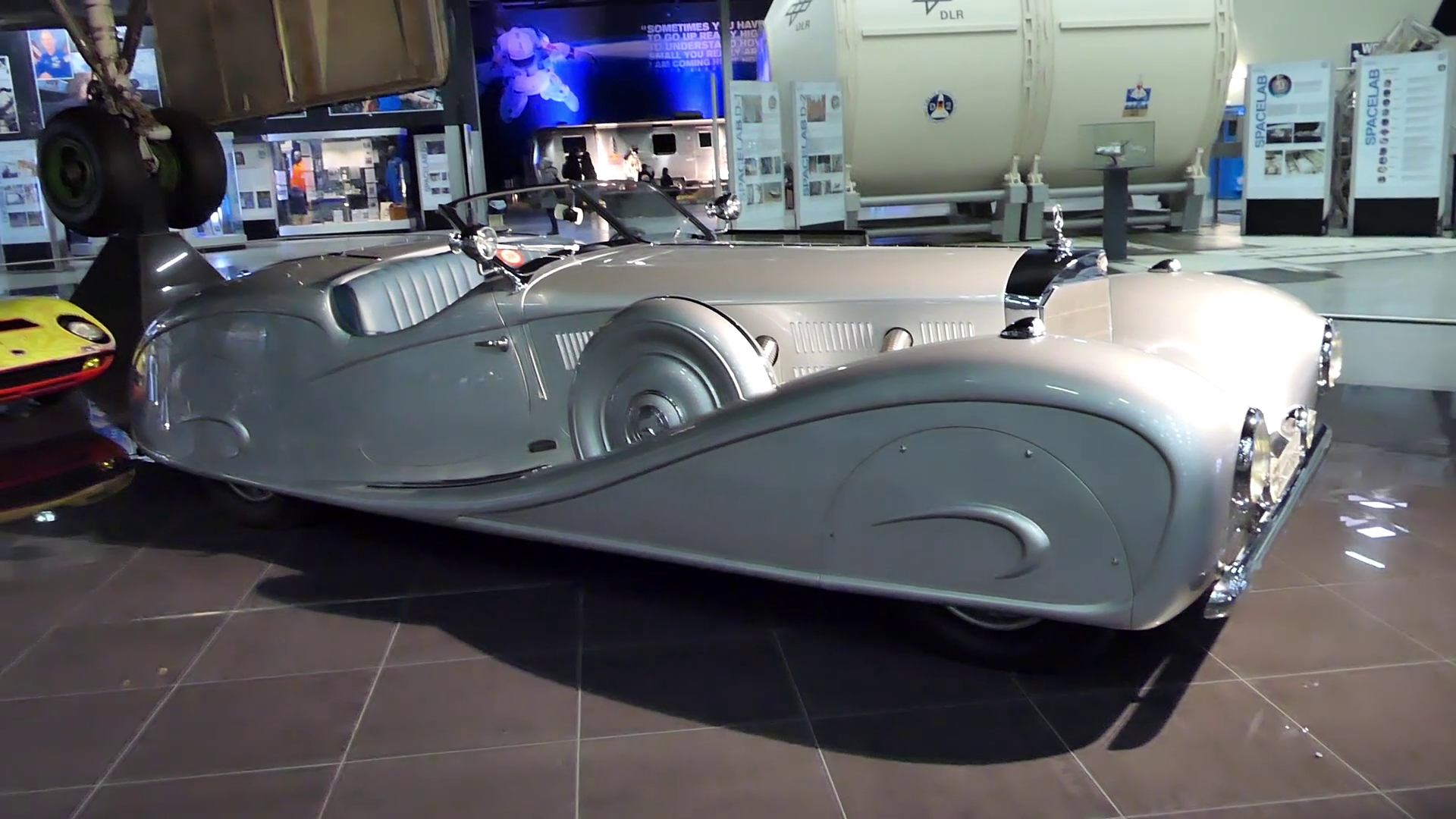 Mercedes-Benz 540K Streamlined Roadster - HN-ER936H