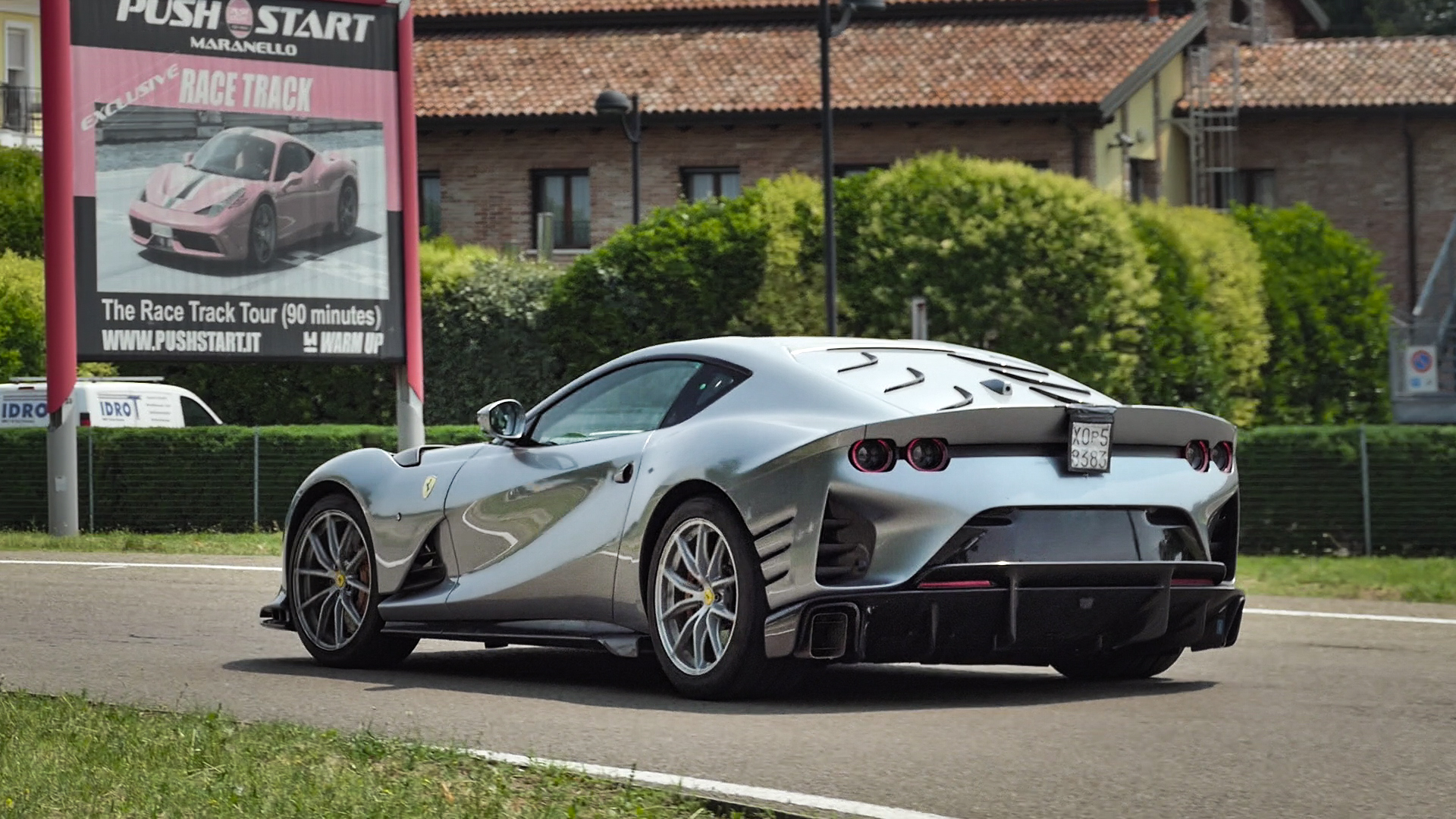 Ferrari 812 Competizione - X0P5-8383 (ITA)