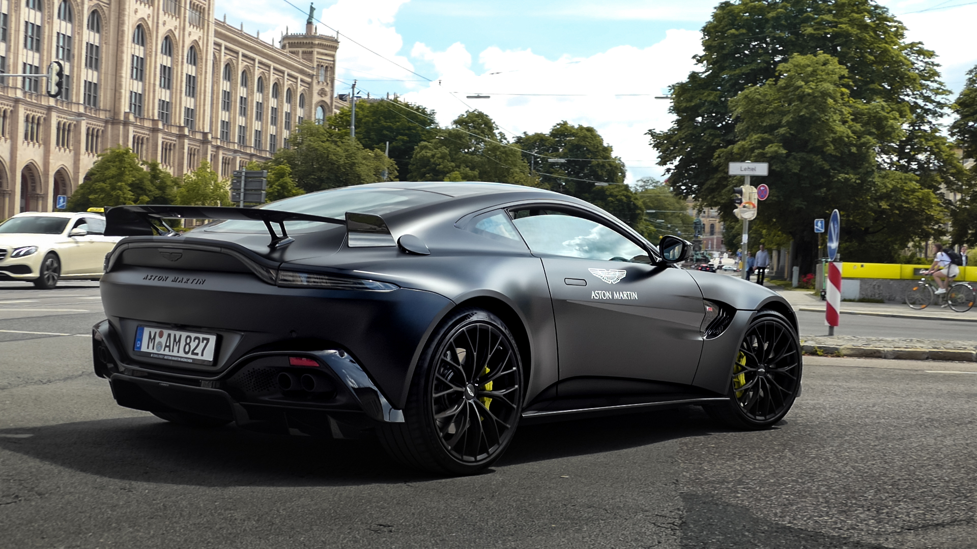Aston Martin Vantage F1 Edition - M-AM827