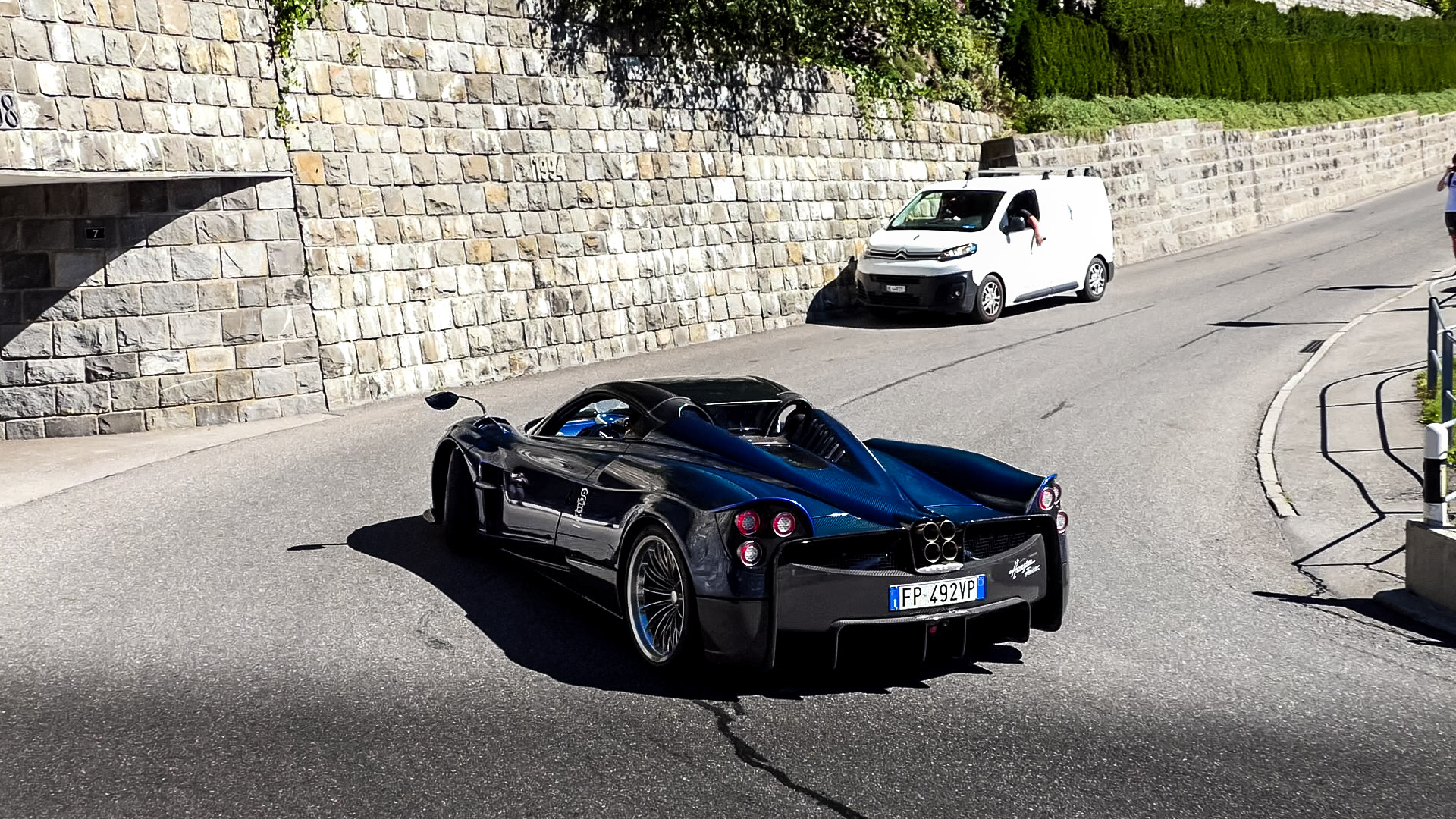 Pagani Huayra Roadster - FP492VP (ITA)