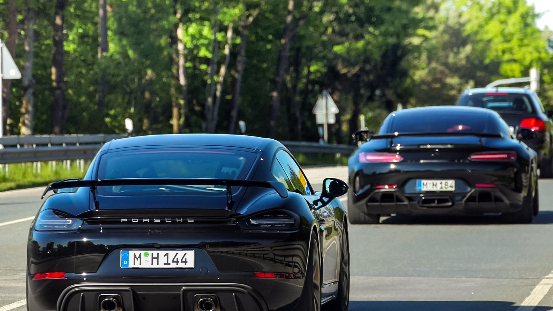 Porsche Cayman GT4 - M-H144