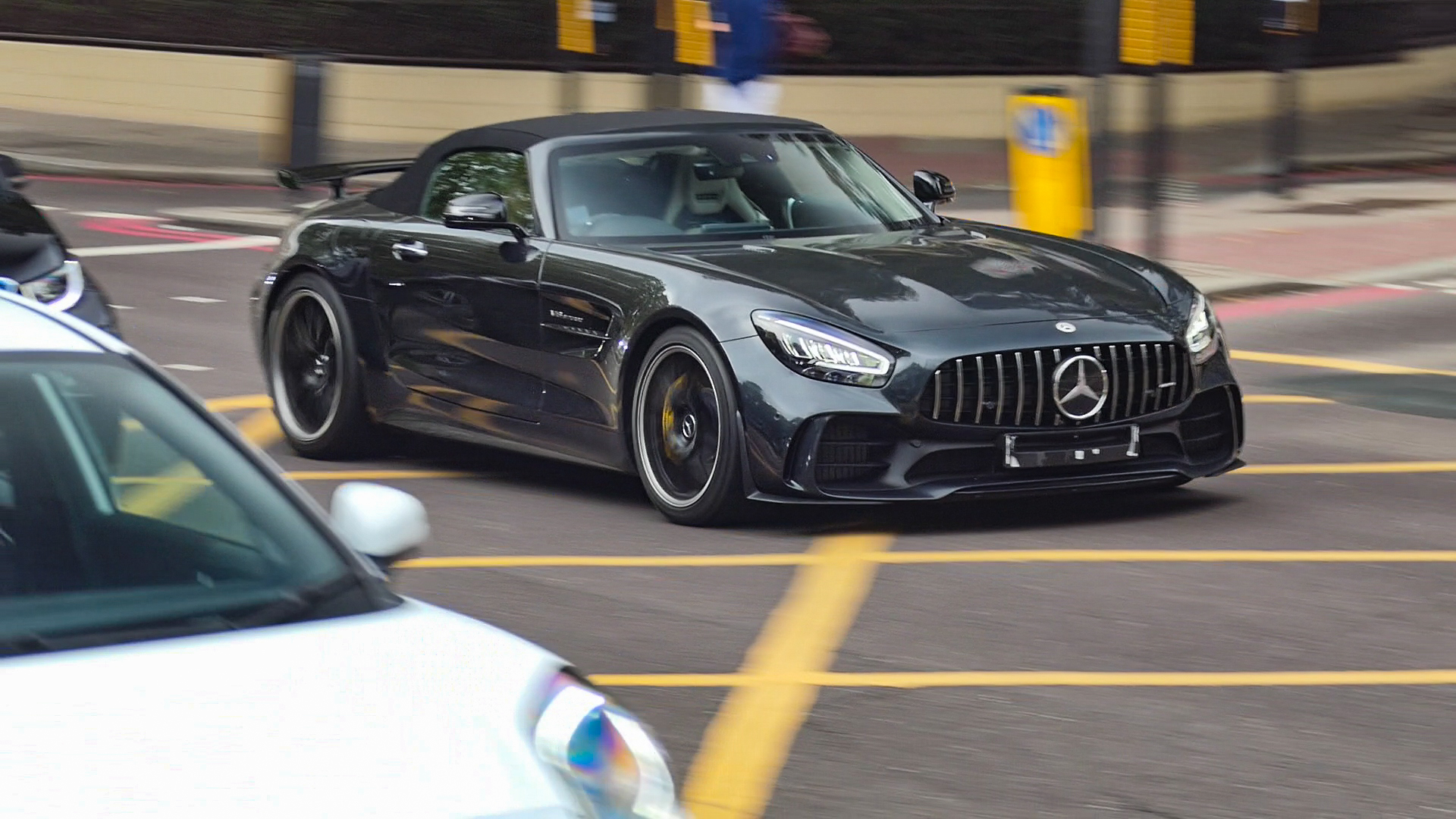 AMG GTR Roadster - RA69LZT (GB)
