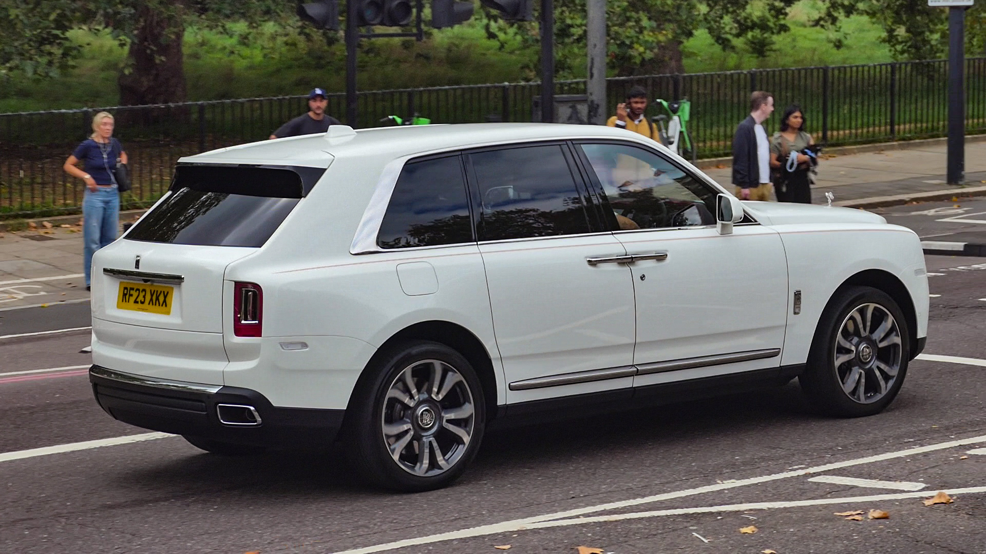 Rolls Royce Cullinan - RF23XKX (GB)