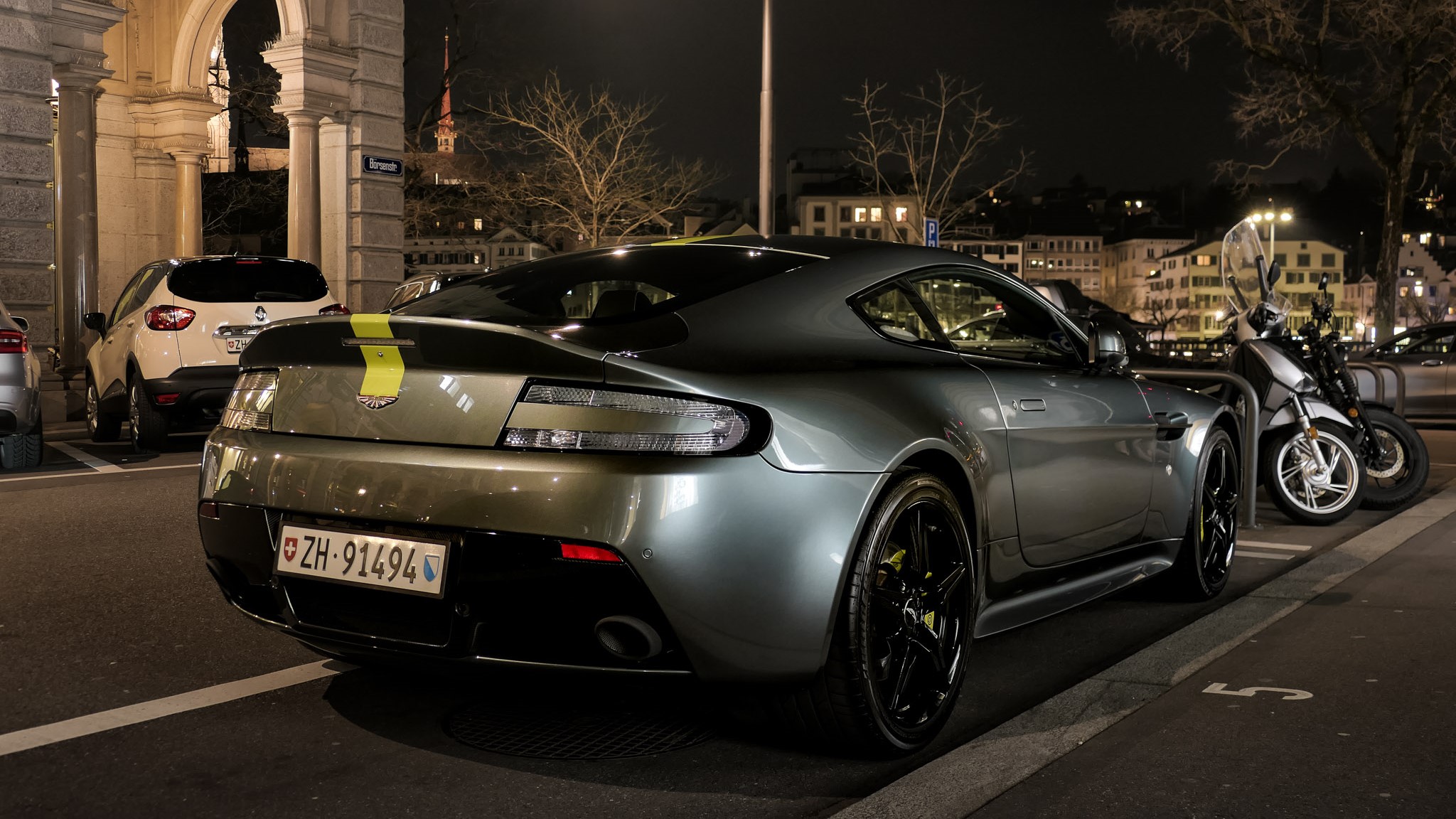 Aston Martin Vantage AMR - ZH91494 (CH)