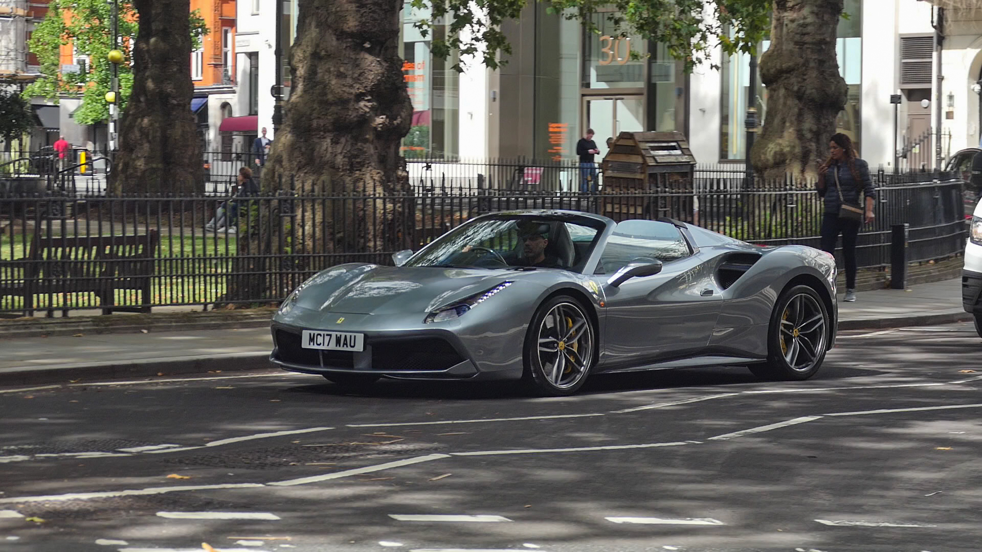 Ferrari 488 Spider - MC17WAU (GB(