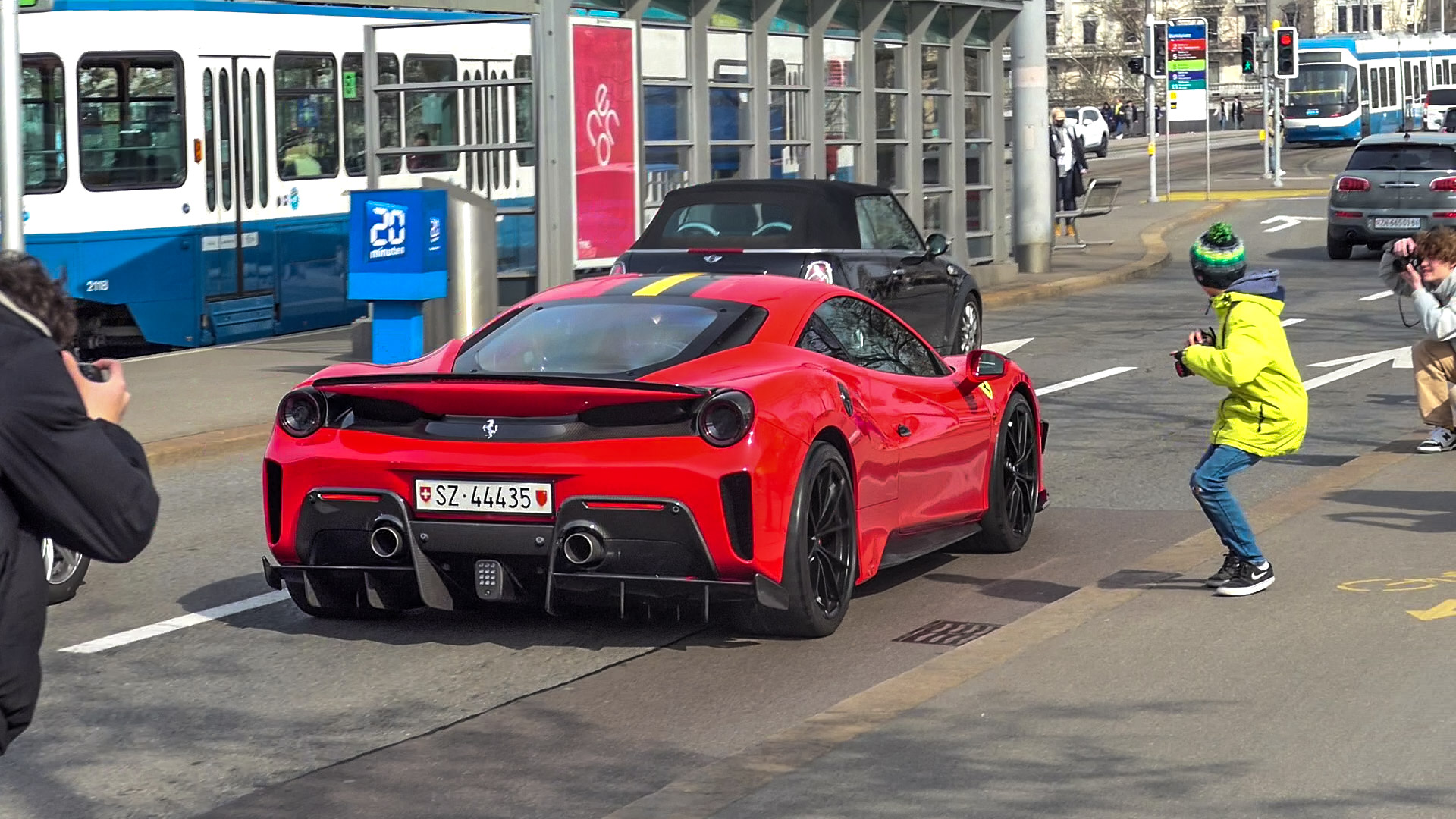 Ferrari 488 Pista - SZ44435 (CH)