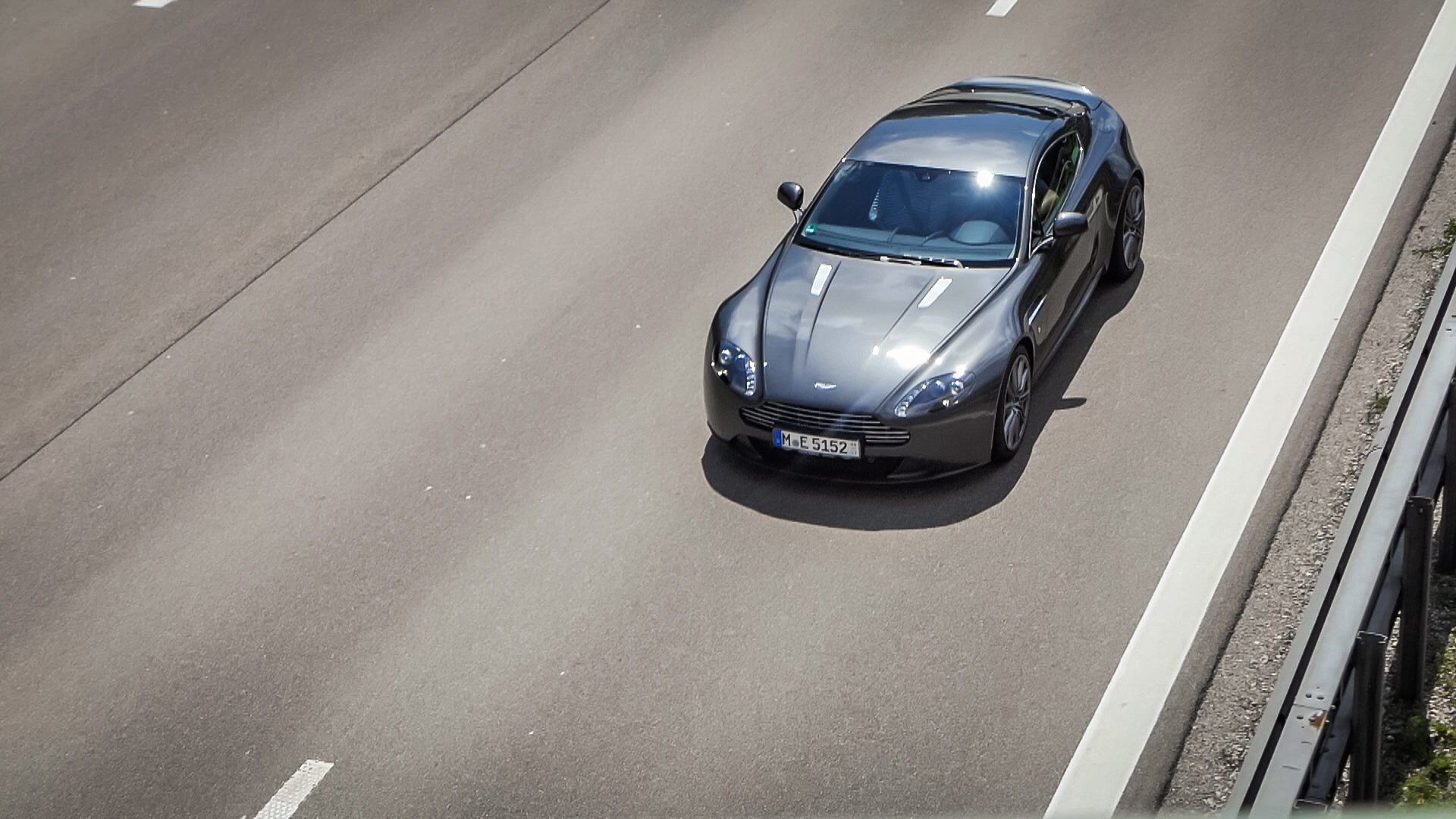 Aston Martin Vantage V8 - M-E5152