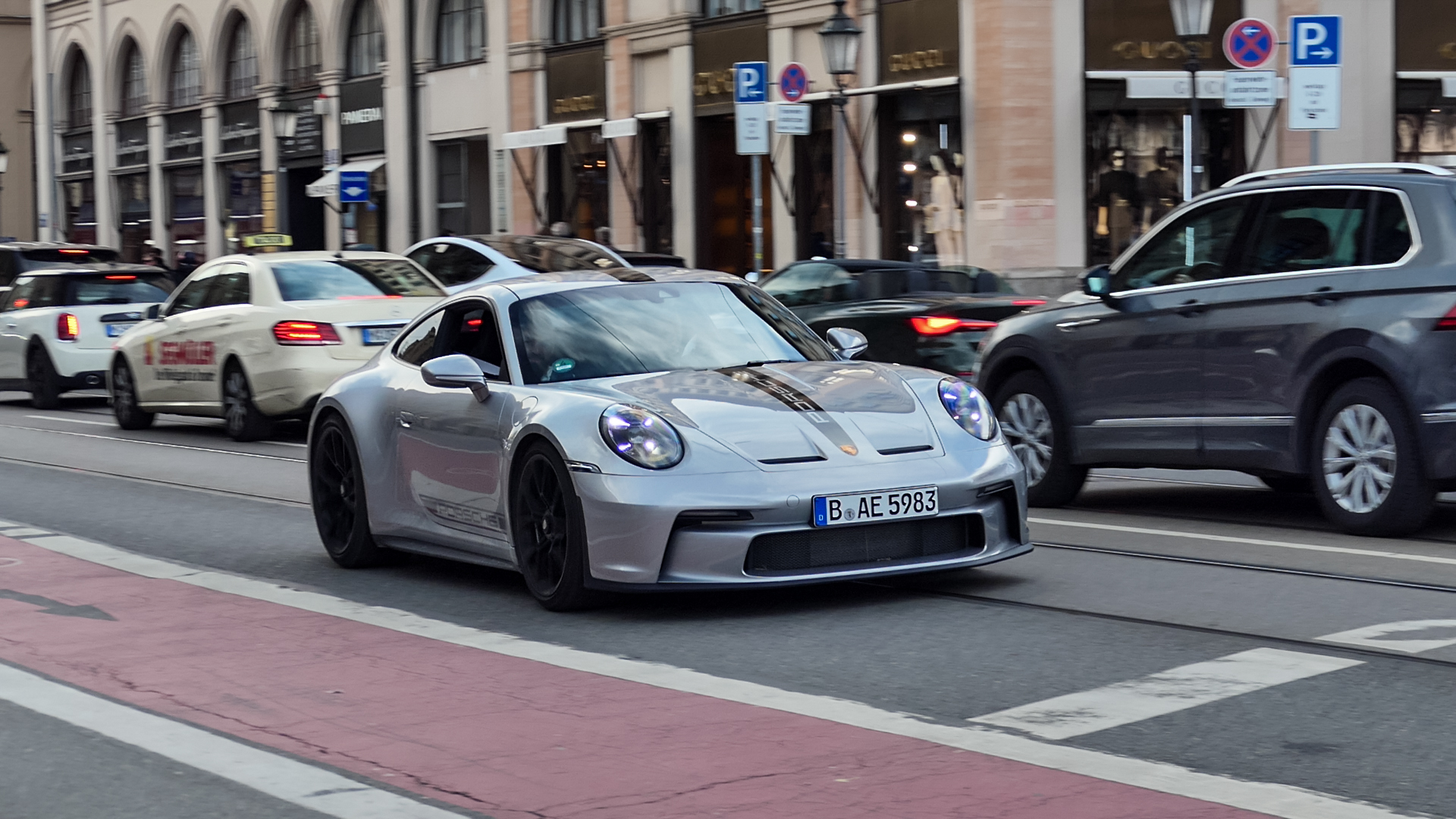 Porsche 992 GT3 Touring - B-AE5983
