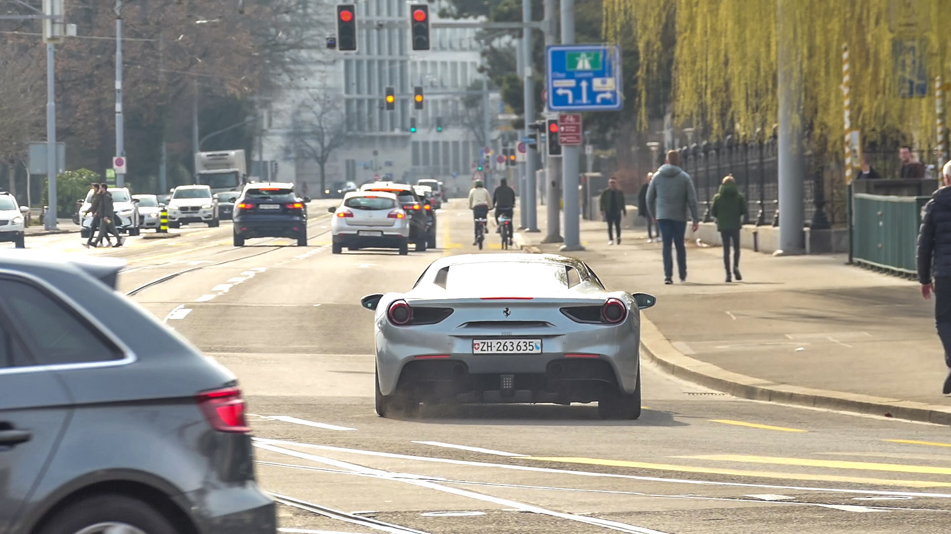 Ferrari 488 GTB - ZH263635 (CH)
