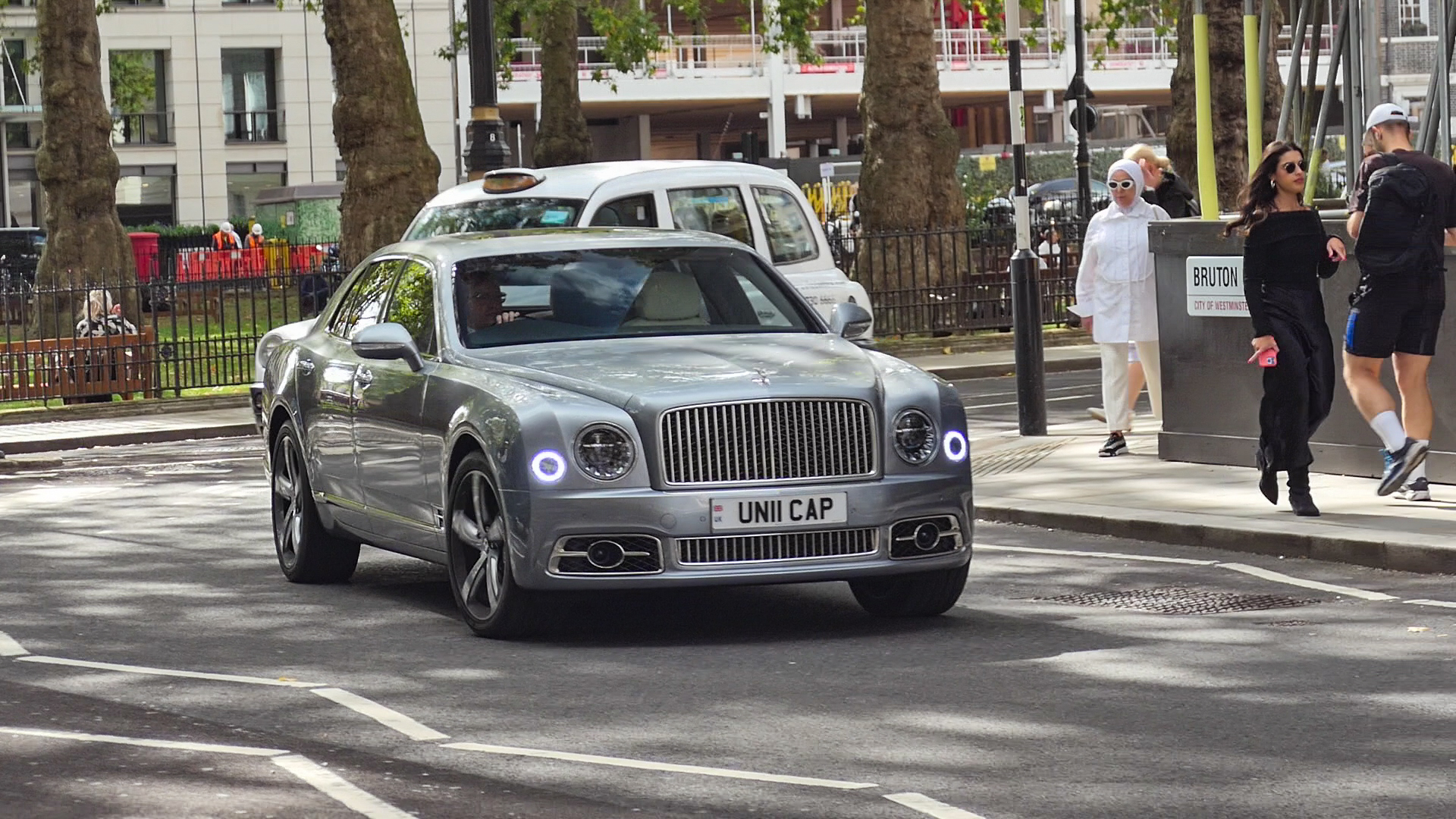 Bentley Mulsanne - UN11CAP (GB)
