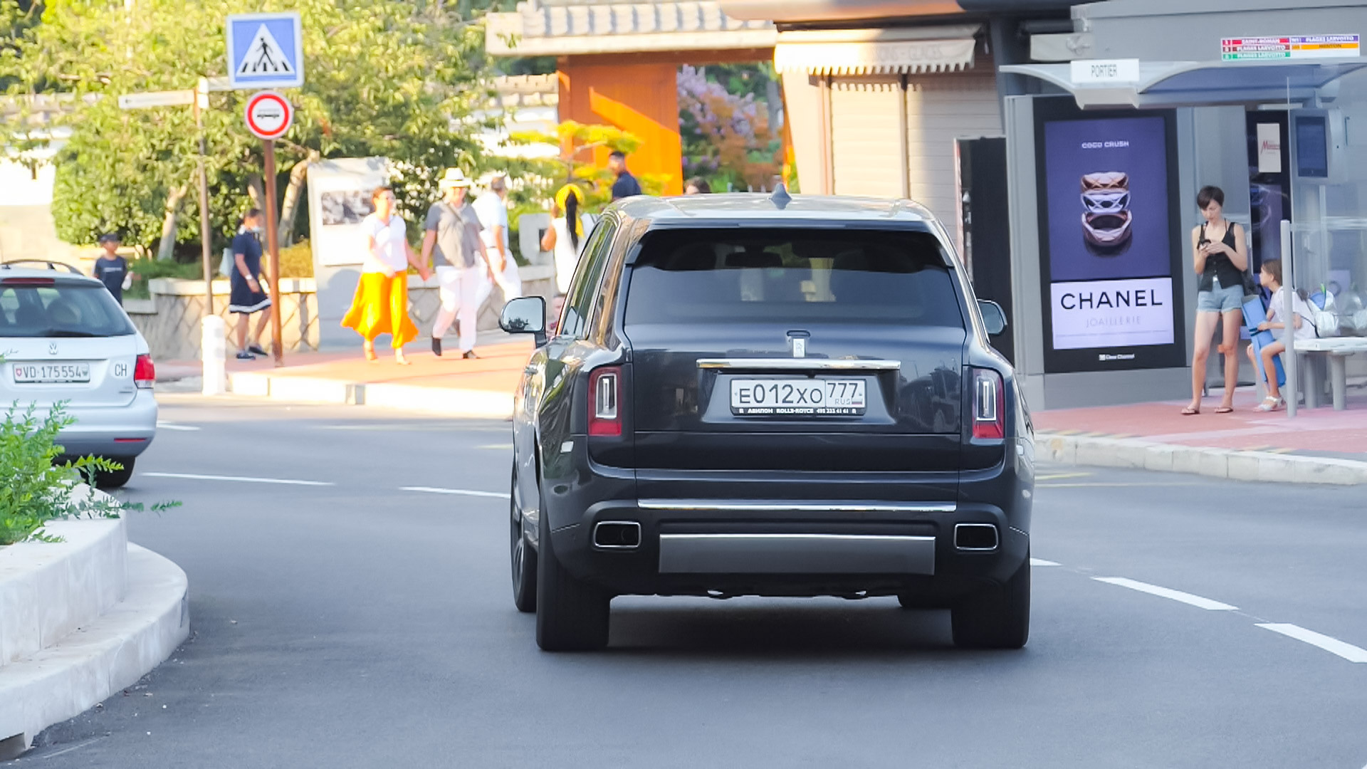 Rolls Royce Cullinan - E-012-XO-777 (RUS)
