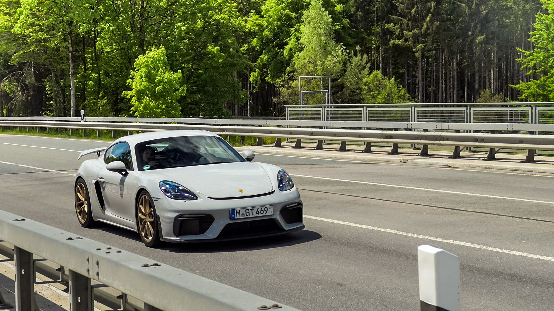 Porsche Cayman GT4 - M-GT469