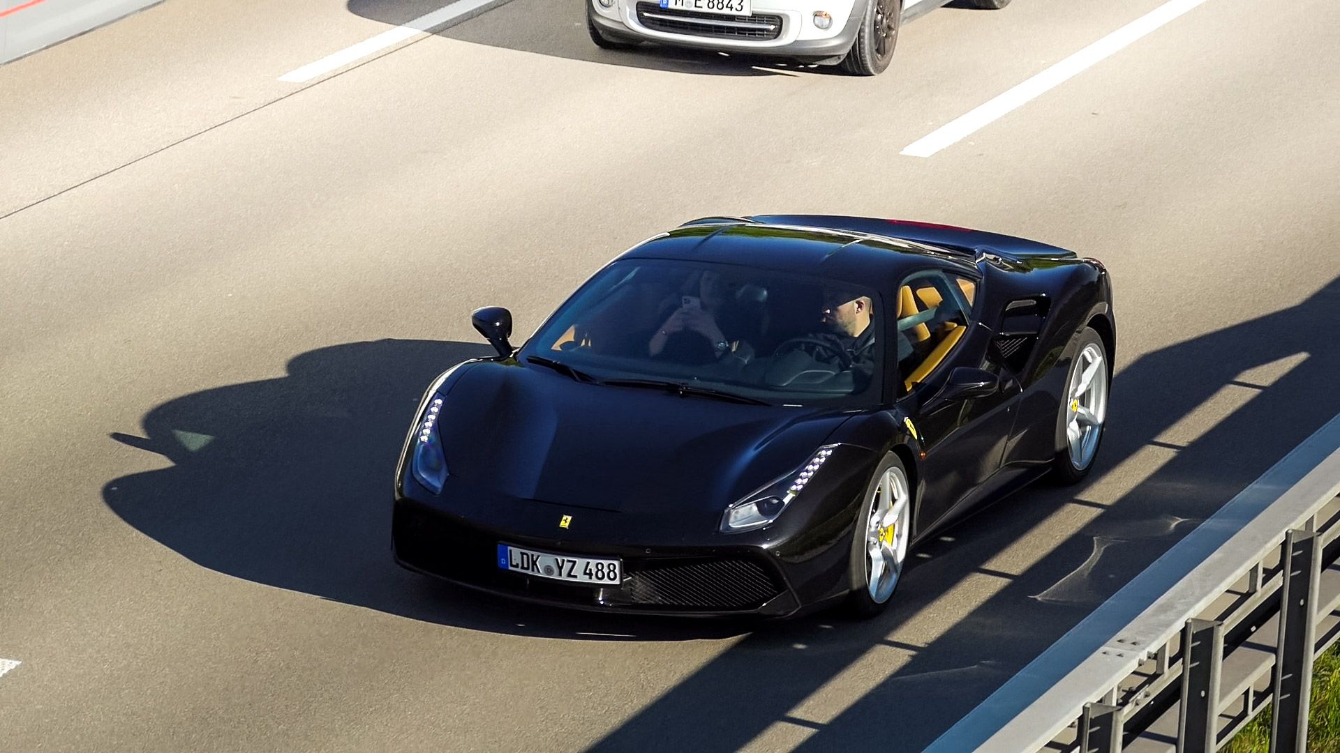 Ferrari 488 GTB - LDK-YZ488
