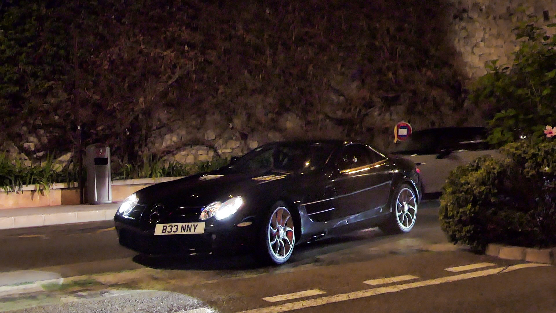 Mercedes McLaren SLR - B33NNY (GB)