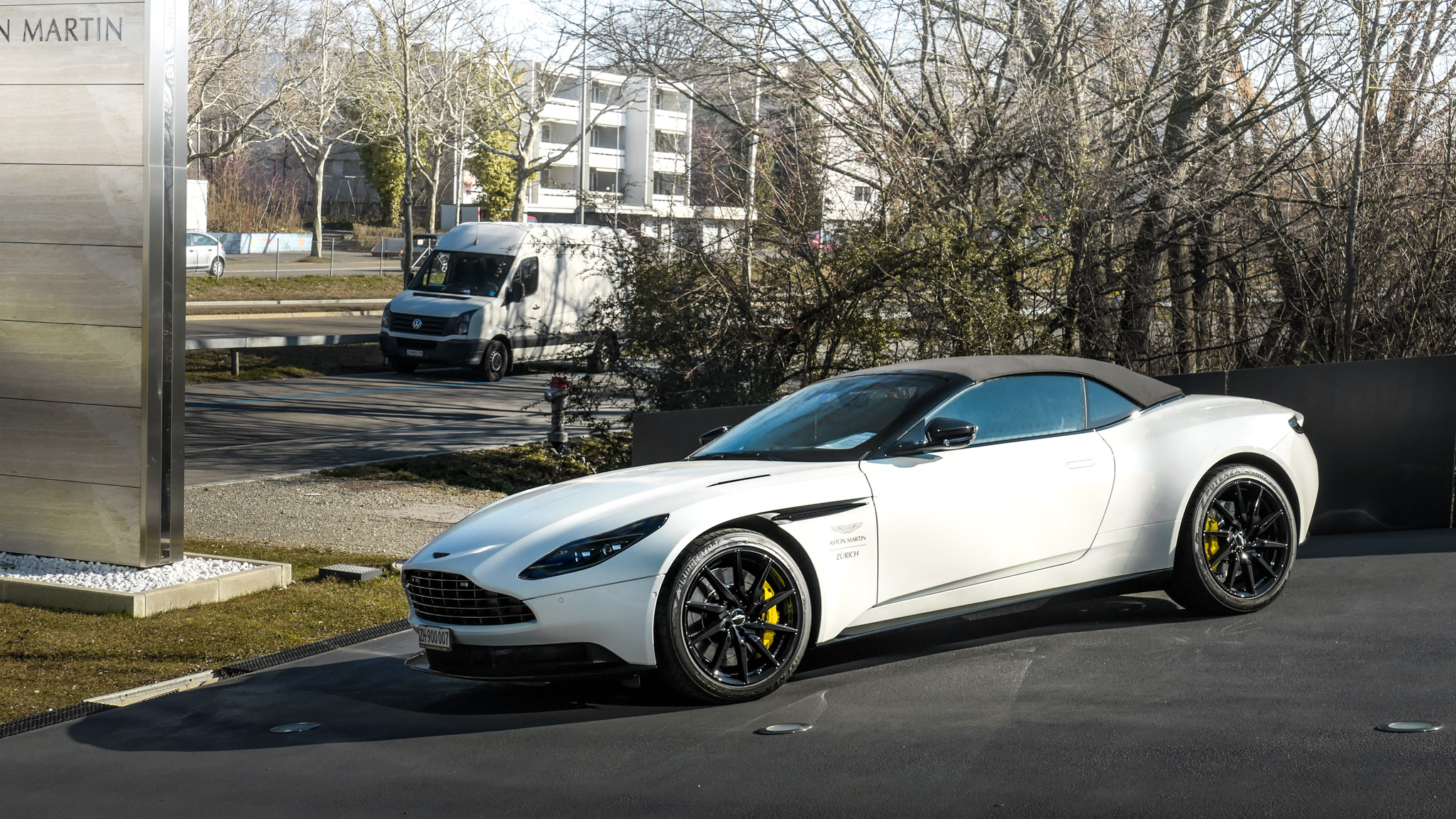 Aston Martin DB11 Volante - ZH900007 (CH)