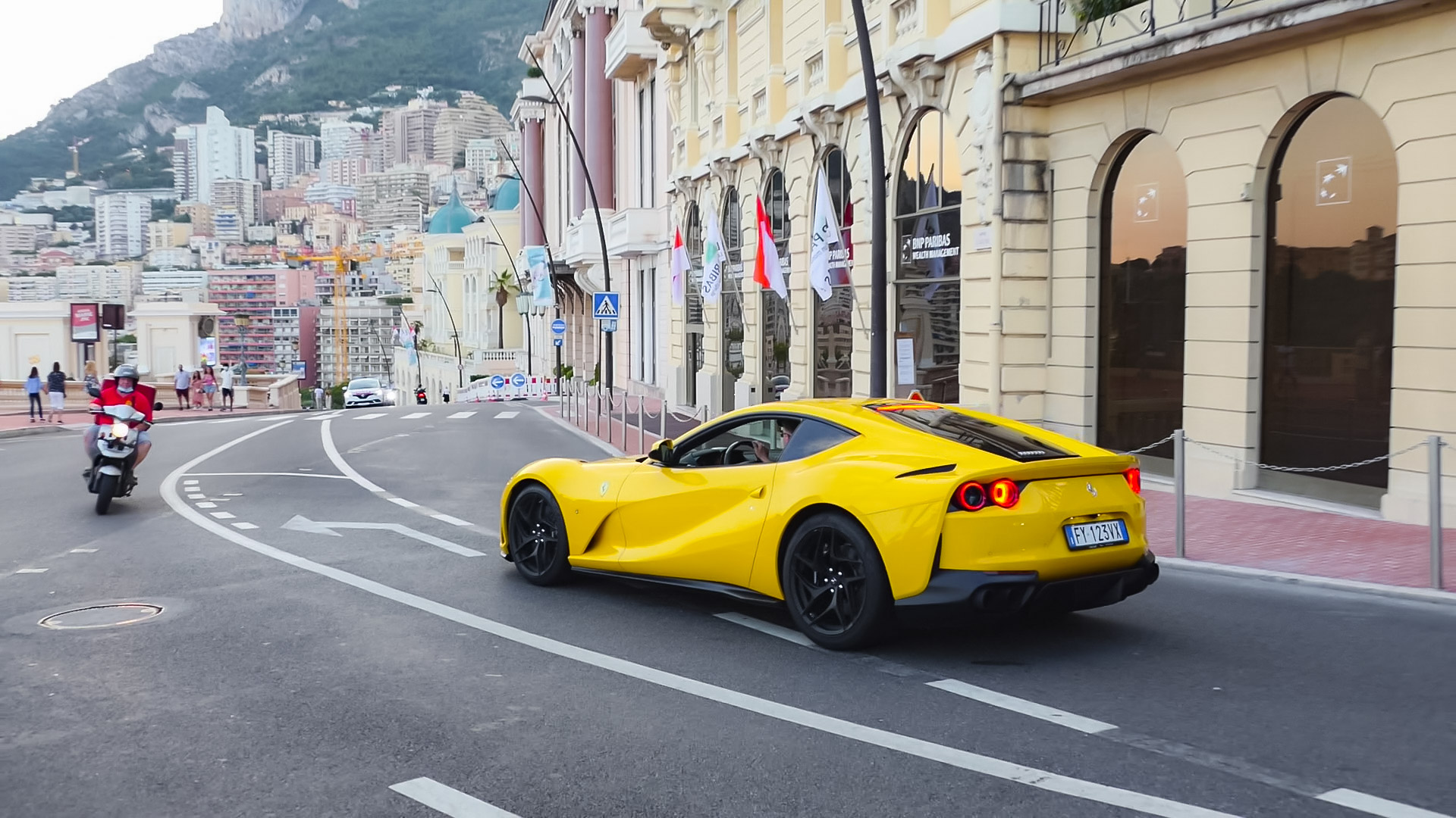 Ferrari 812 Superfast - FY123VX (ITA)